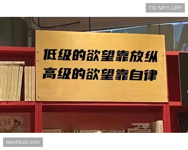 卢玉菲训练完直接啃鸡腿,这自律和放纵的切换也太真实了 卢玉菲训练完直接啃鸡腿,这自律和放纵的切换也太真实了